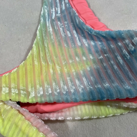 NEW Dippin Daisys Tie Front Top in Candy Tie‎ Dye [SZ Medium ] - Picture 11 of 11